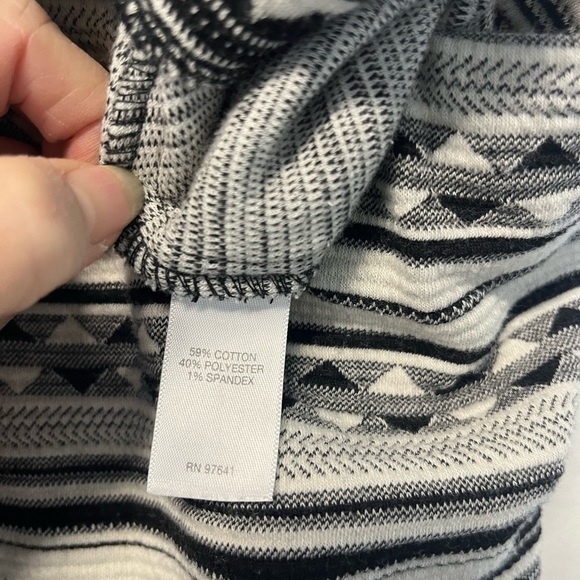 J. Jill Black and White Geometric Design Mini Skirt Elastic Waist Size M - Picture 6 of 7